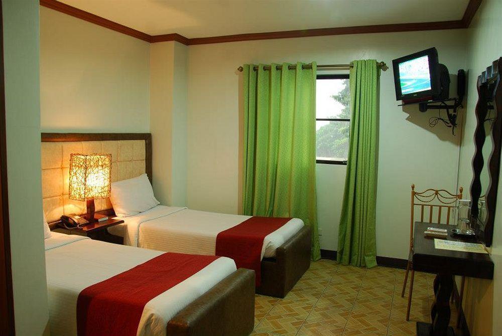 Ecoland Suites & Inn Davao Екстер'єр фото