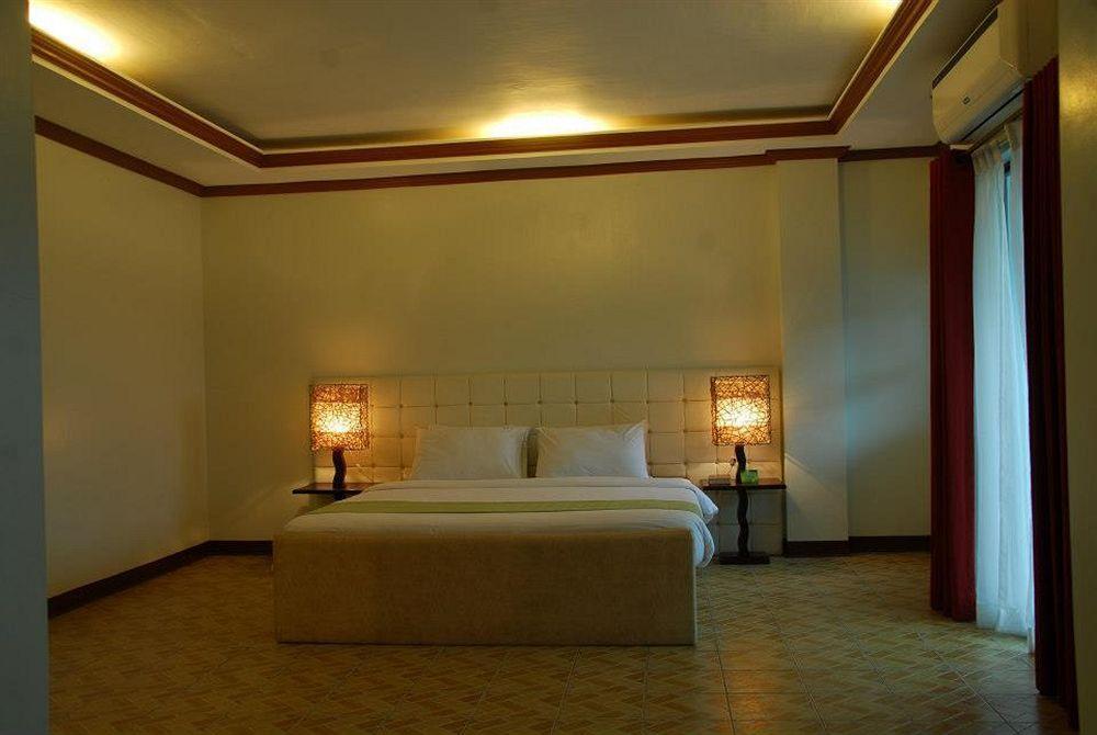 Ecoland Suites & Inn Davao Екстер'єр фото