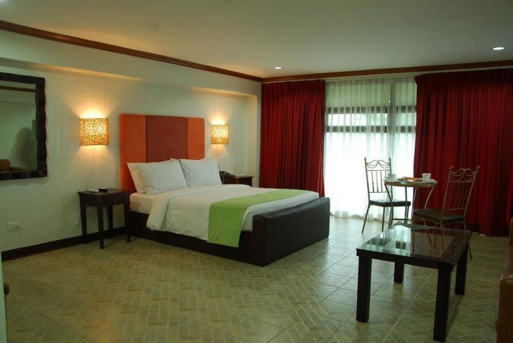 Ecoland Suites & Inn Davao Екстер'єр фото