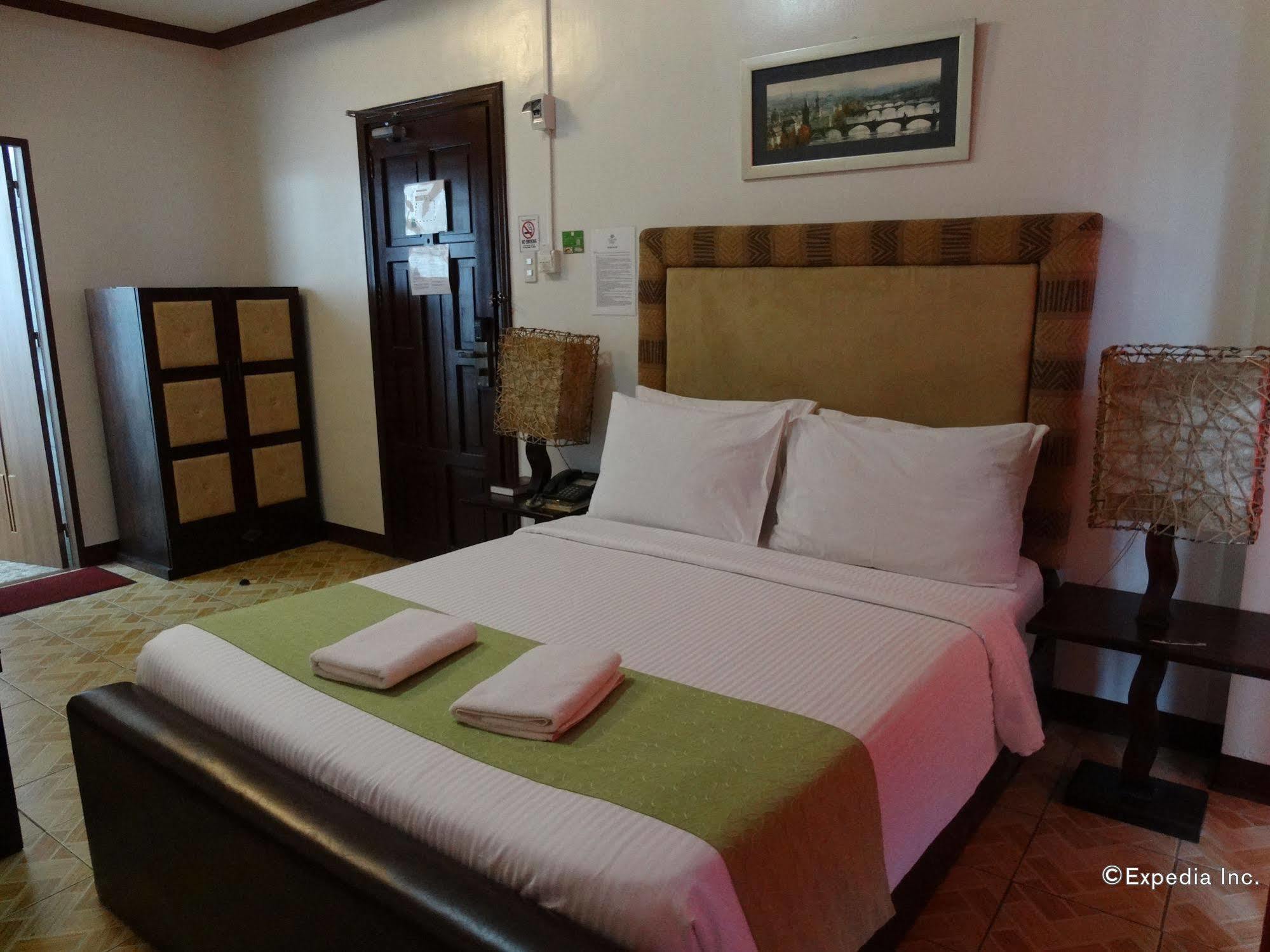 Ecoland Suites & Inn Davao Екстер'єр фото