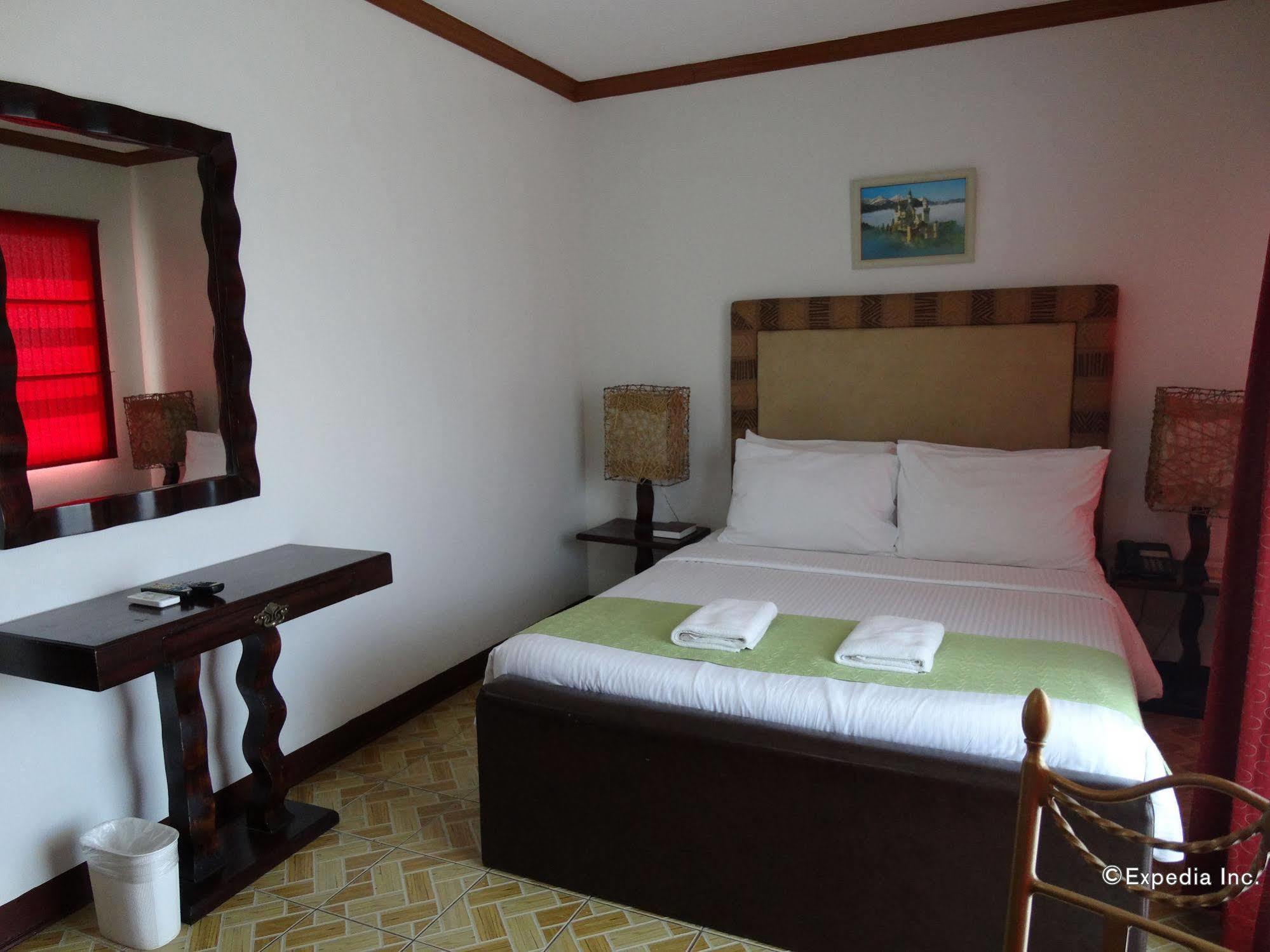 Ecoland Suites & Inn Davao Екстер'єр фото