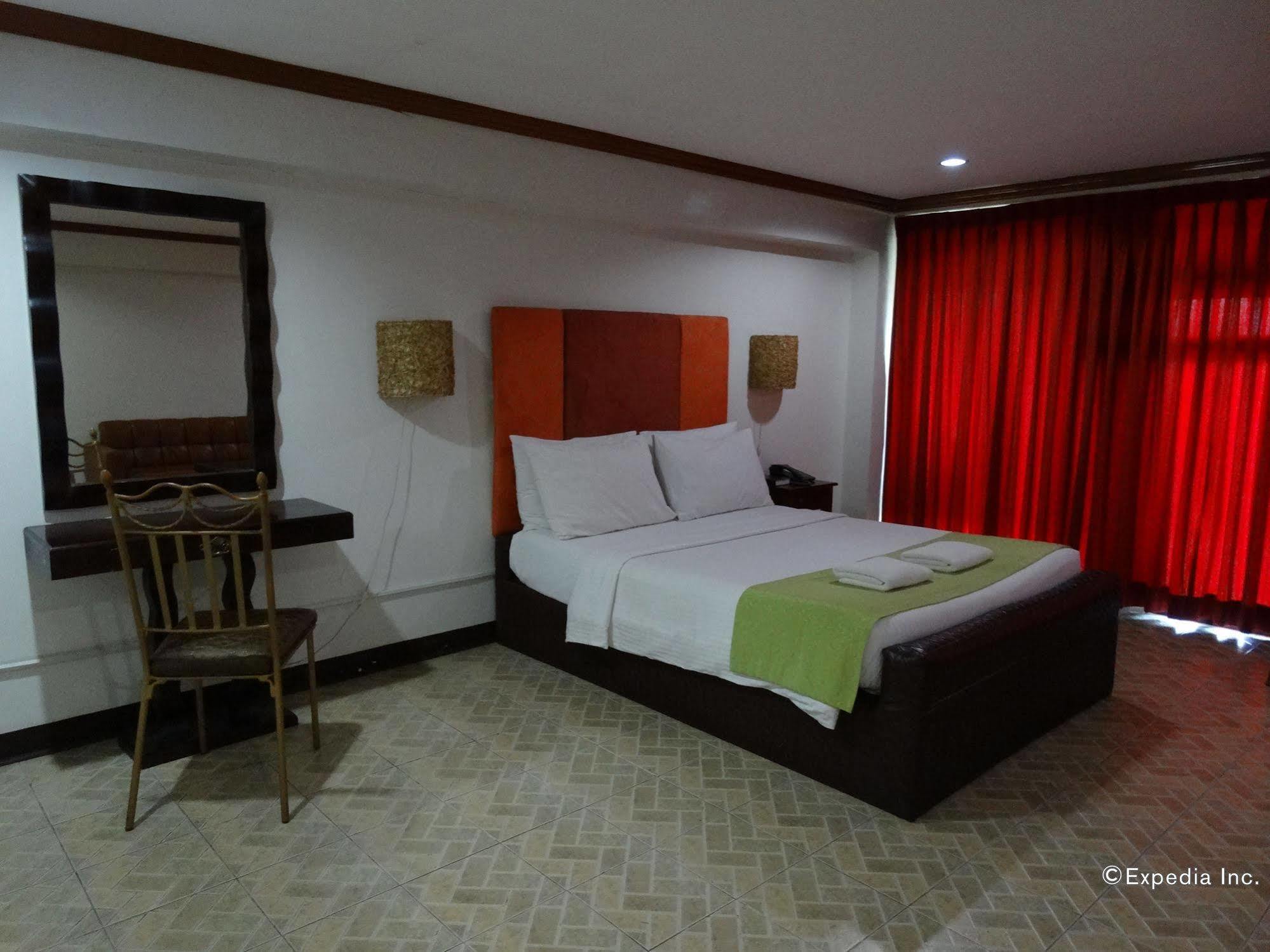 Ecoland Suites & Inn Davao Екстер'єр фото