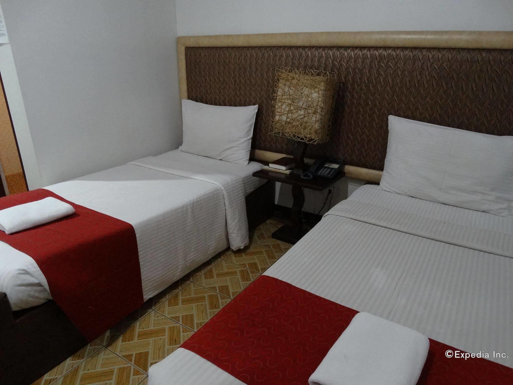 Ecoland Suites & Inn Davao Екстер'єр фото