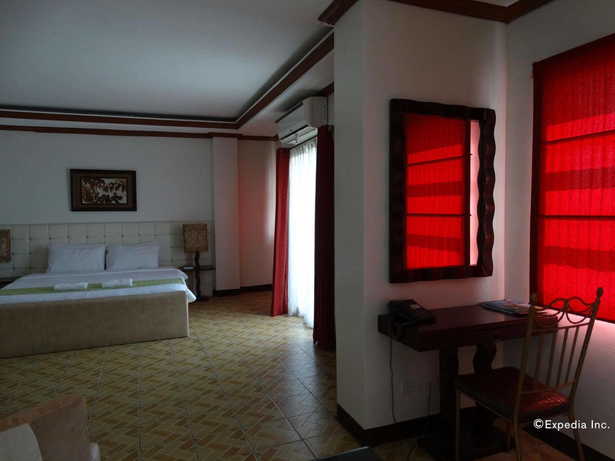 Ecoland Suites & Inn Davao Екстер'єр фото