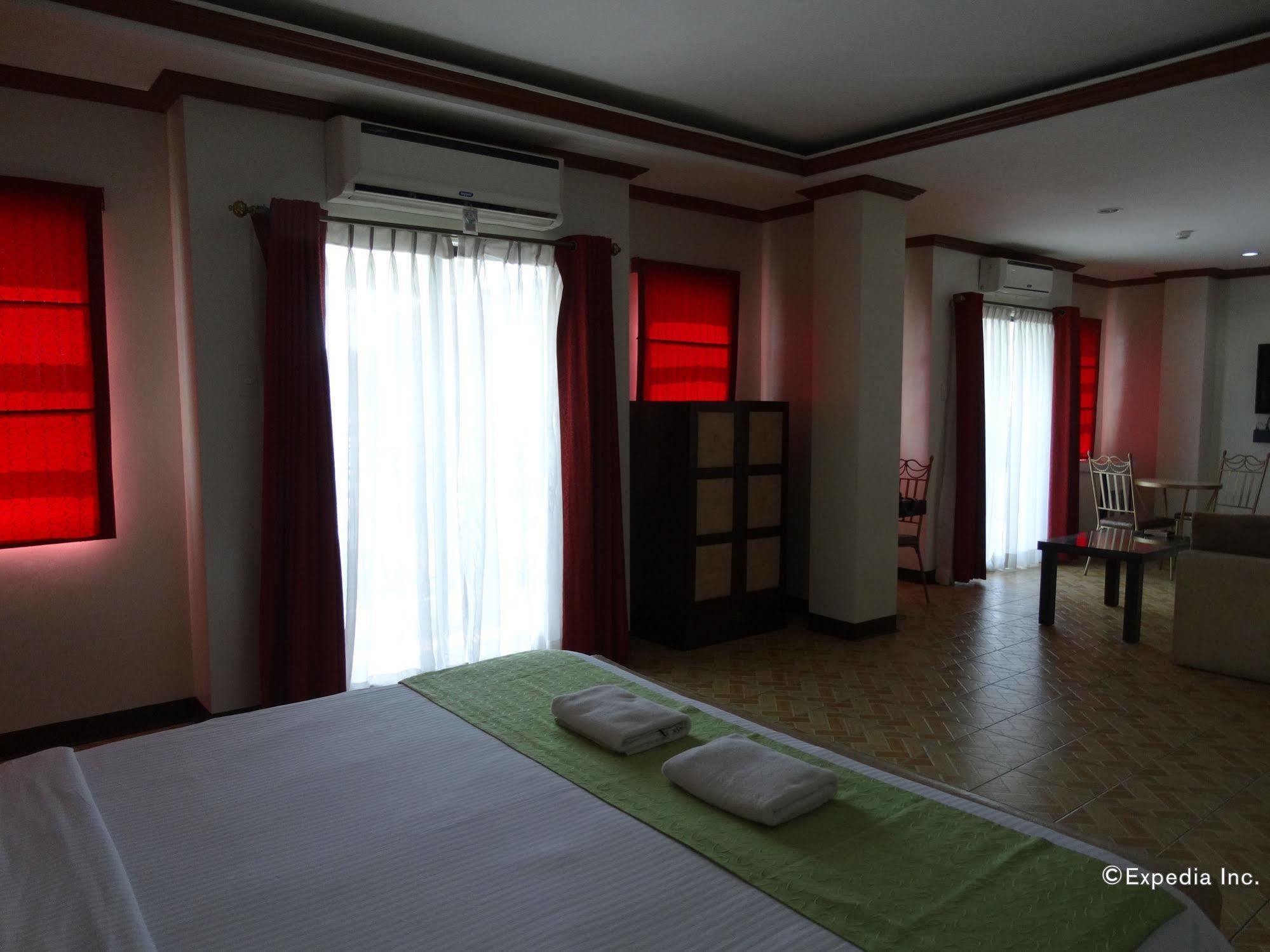 Ecoland Suites & Inn Davao Екстер'єр фото