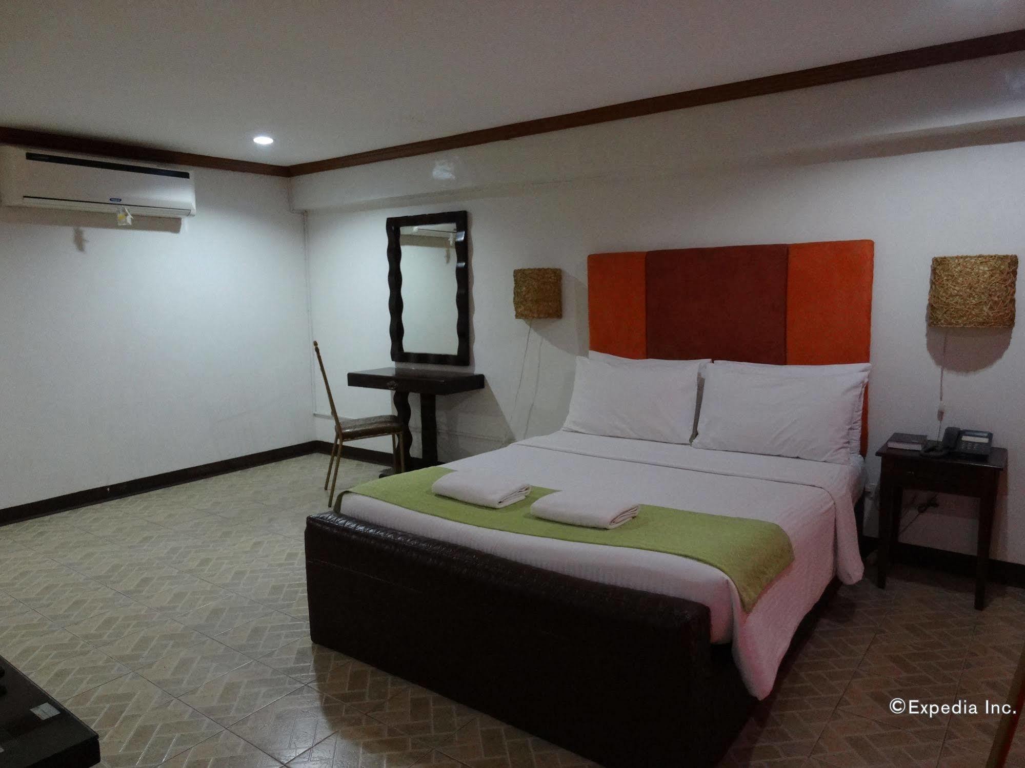 Ecoland Suites & Inn Davao Екстер'єр фото